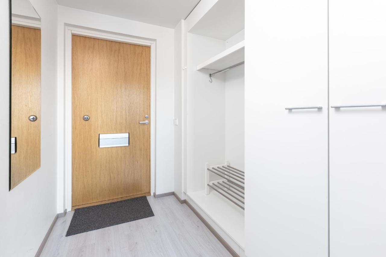 Valoisa Parvekkeellinen Kaksio, Oma Parkkipaikka Apartment Тампере Екстериор снимка