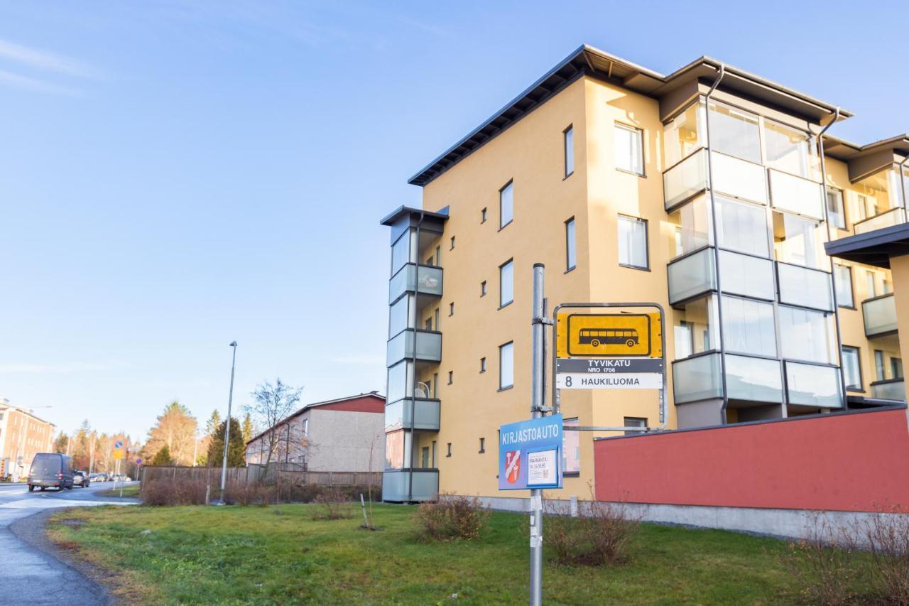 Valoisa Parvekkeellinen Kaksio, Oma Parkkipaikka Apartment Тампере Екстериор снимка