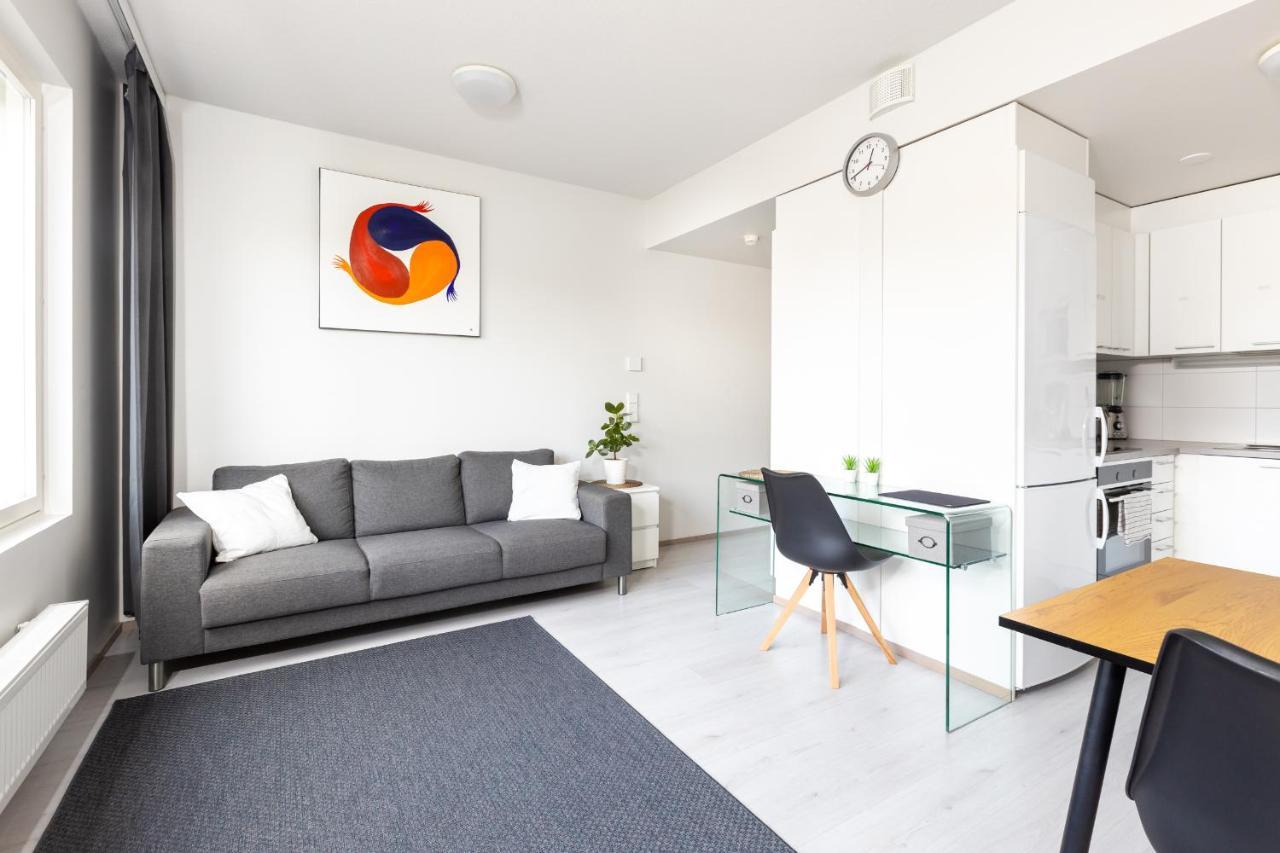 Valoisa Parvekkeellinen Kaksio, Oma Parkkipaikka Apartment Тампере Екстериор снимка